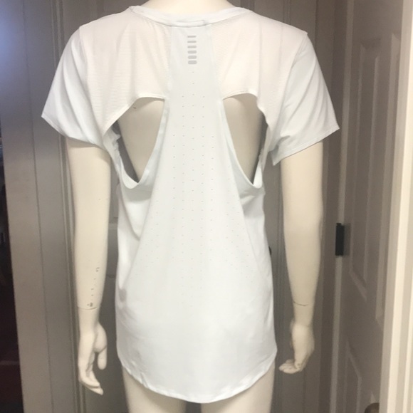Under Armour Athletic/Athleisure Top, XL, NWT! - Picture 3 of 8